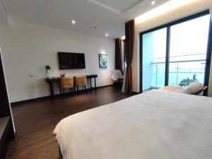 The Sapphire Hạ Long