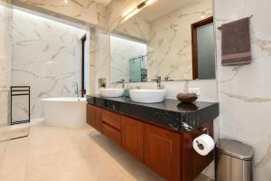 Villa Almarez Private Luxury Retreat