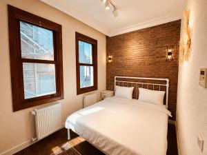 Nu 7 Historic Galata Home, Authentic Character