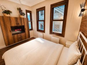 Nu 7 Historic Galata Home, Authentic Character