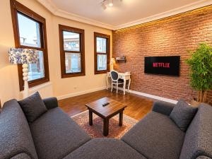 Nu 7 Historic Galata Home, Authentic Character
