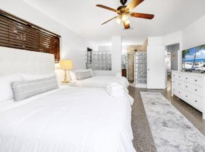 Hollywood Entire Home with Private Pool Near Hollywood Beach Sleeps 6 to 8 Pet Friendly