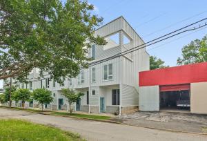 South Side Modern - Downtown Living - Amazing Location
