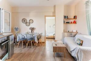 Pelekas Sea View, Kaizer throne, Lalis House