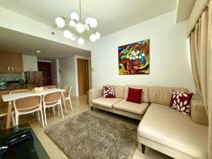 Elegant 2BR Infront Mall of Asia SMX Shell Residences Pasay City up to 6pax