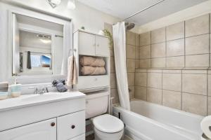 Riverbend 1BR Guest Suite near Stampede Park Queen Bed Patio BBQ Self Check In