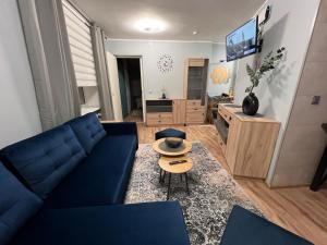 Riverside cozy 2-room apartment in a good location