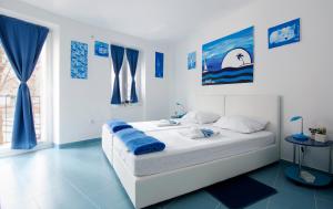 Old City Rooms by Adriaticexplorer