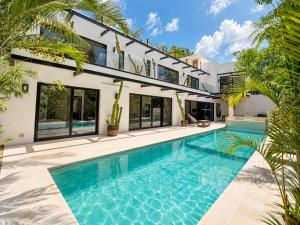 Elegant Villa Stay Gated Place Full Concierge