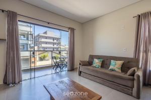 Aptos completos e com localização privilegiada, 70m do mar - ALOs