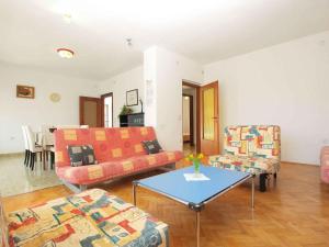 Apartment with A - C in Liznjan-Istrien 34152