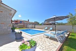 Villa with Pool in Vodnjan-Vodnjan (Region) 51176