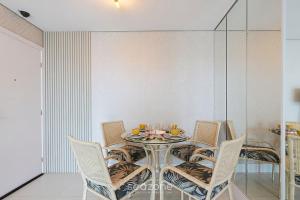 Apto. em Cond. c Piscina e Vista Mar VHB2206