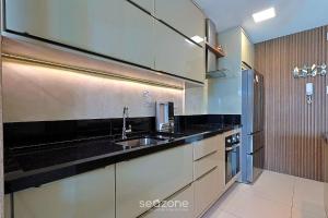 Apto. em Cond. c Piscina e Vista Mar VHB2206