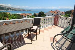 Apartment with A - C in Baska-Insel Krk 53680