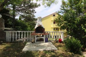 Apartment with A - C in Baska-Insel Krk 53680