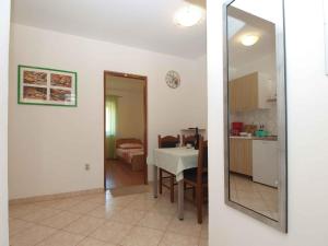 Apartments near Lake in Pomer-Istrien 44398