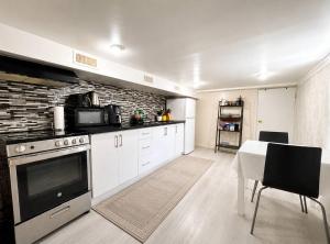 Downtown Toronto Suites Parking Available
