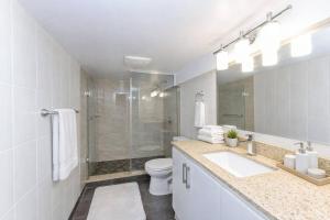 Downtown Toronto Suites Parking Available