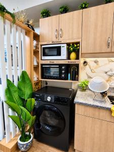 Brand new fully furnished 1 BR condo with Balcony in Parañaque