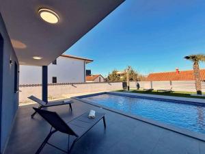 Villa with Pool in Hlapa-Insel Krk 55260