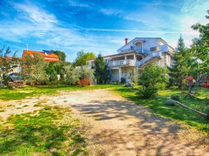 Apartments near Beach in Medulin-Istrien 44420