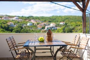 Apartment near Lake in Vrbnik-Insel Krk 58320