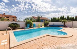 Apartments with Pool in Banjole-Istrien 44421