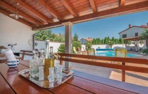Apartments with Pool in Banjole-Istrien 44421