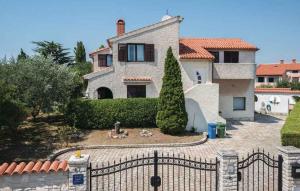 Apartments with Pool in Banjole-Istrien 44421