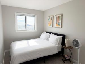 Luxury 4 Bedroom House, Northwest Calgary