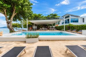 1BR Seaview Walk to Beach - Beach Front 5306