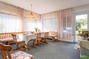 Villa Evita – Vintage House with Pool in Pohorje - Happy Rentals