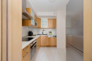 Exceptional air-conditioned studio Warsaw Grzybowska 3 by Heyrent