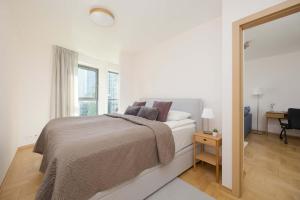 Exceptional air-conditioned studio Warsaw Grzybowska 3 by Heyrent