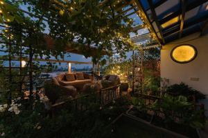 5-Bedroom Private Garden Villa near West Lake