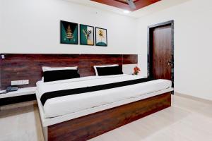 Collection O Beawer Road Ajmer Formerly Gupta Palace