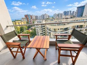 2BR-HeatedPool-Gym-Sauna-SteamRoom-Wifi-Parking