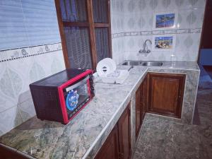 Spacious 3BR Family Retreat with Fast Fiber Wi-Fi & AC