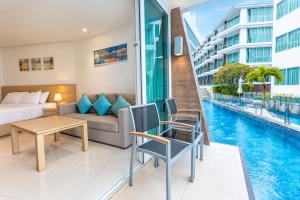 Beachfront Pool Access Suite Walk to Beach - Beach Front 5103