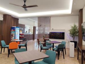 New Hilltowne Hotel