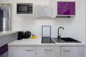Functional Studio for Two with Parking and Air-Conditioning by Noclegi Renters