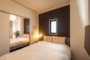 Stay 1St 505 8 min walk to Namba 13 min to Dotonbori 4 min walk to Sakuragawa Station