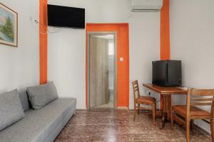 Vasilis Guesthouse by the Airport