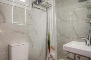 Vasilis Guesthouse by the Airport