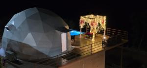 Hilltop Resort and Glamping Cocy- Dome 1