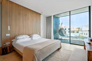 Luxury Three-Suite Residence at Savoy Insular