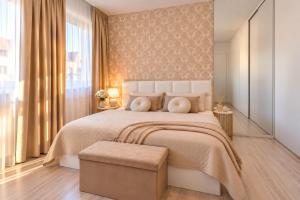 ALURE RESIDENCES 13 & 24h self check-in, fireplace,private parking in front of the apartment building included, new building, green area with meadows and forests