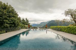 Como Lake Snug