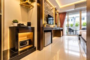 Hotel Deam World Tela Plaza Near IGI Airport Delhi